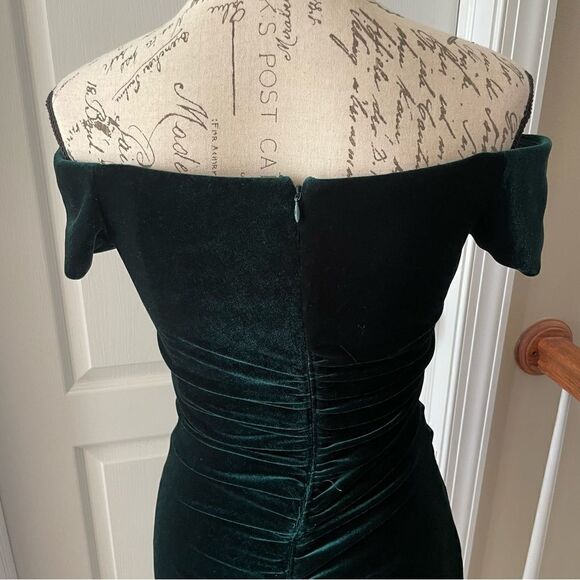 Xscape Velvet Green Dress - Picture 6 of 9